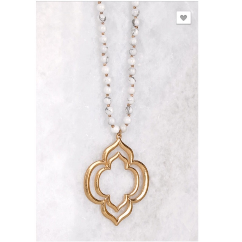 Moroccan Spoon Flower Stone Howlite White Necklace - Picture 3 of 4